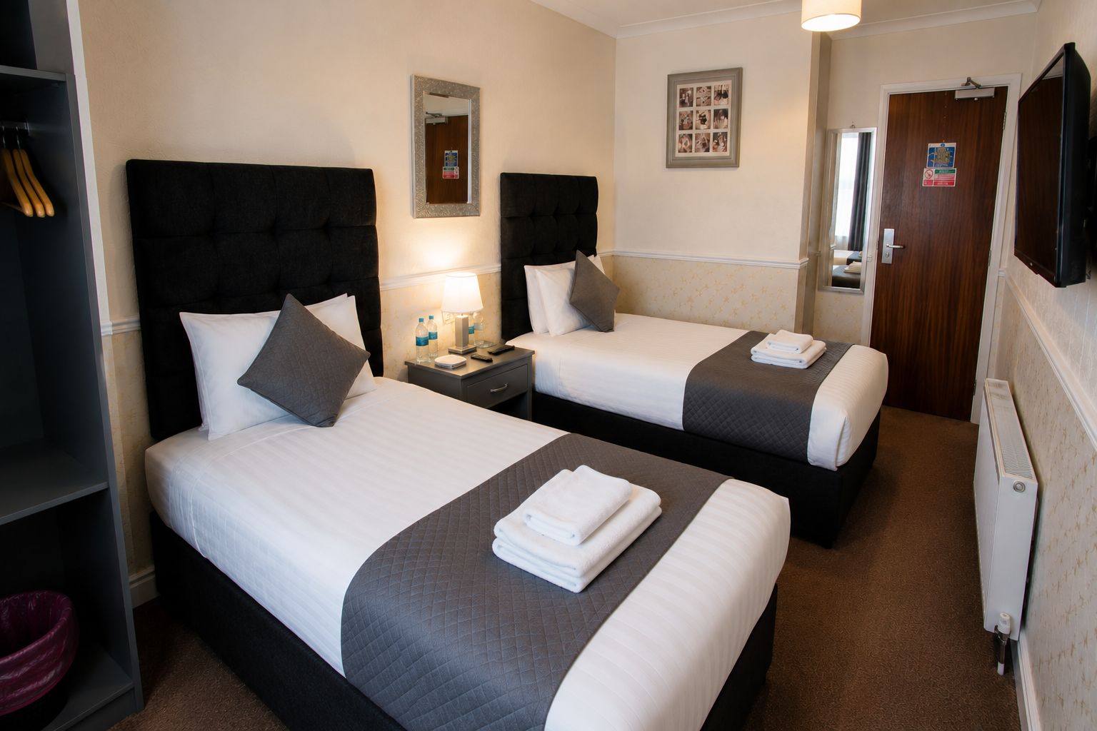 Twin room at Mars Hotel Seaview